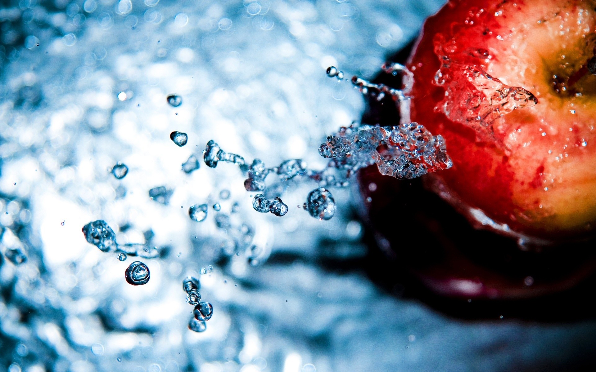 गिर गीला पानी छप बारिश बुलबुला स्वच्छ पानी के नीचे साफ-सफाई तरल पेय आंदोलन ओस बूँदें धड़कन मेड़ स्पष्ट ठंड फ़िरोज़ा प्रकृति