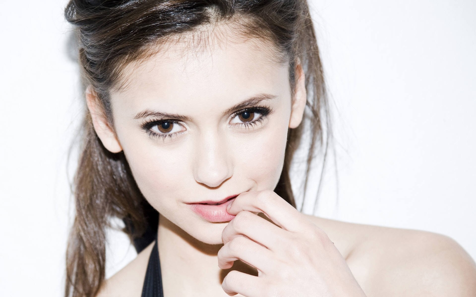 औरत फैशन ग्लैमर सेक्सी त्वचा सुंदर आंख सुंदर चित्र होंठ प्यारा युवा बाल