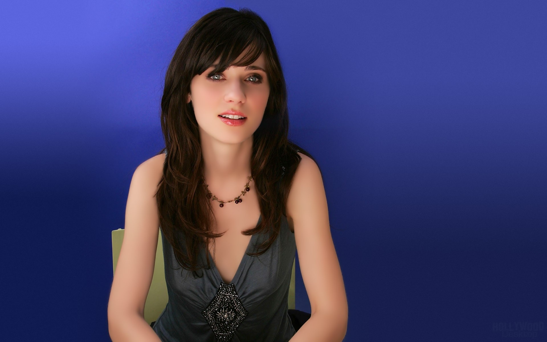 महिला फैशन सुंदर लड़की प्यारा चित्र सेक्सी युवा ग्लैमर रिकॉर्डिंग गायक