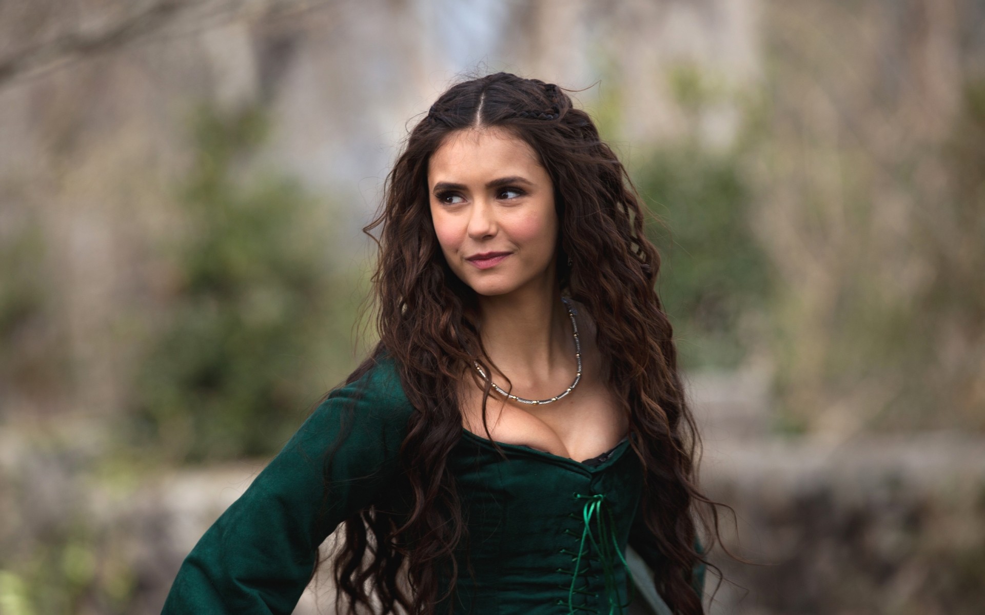 प्रकृति सड़क पर औरत चित्र लड़की फैशन गर्मी शरद ऋतु सुंदर अच्छा मौसम एक पिशाच अभिनेत्री मुस्कान