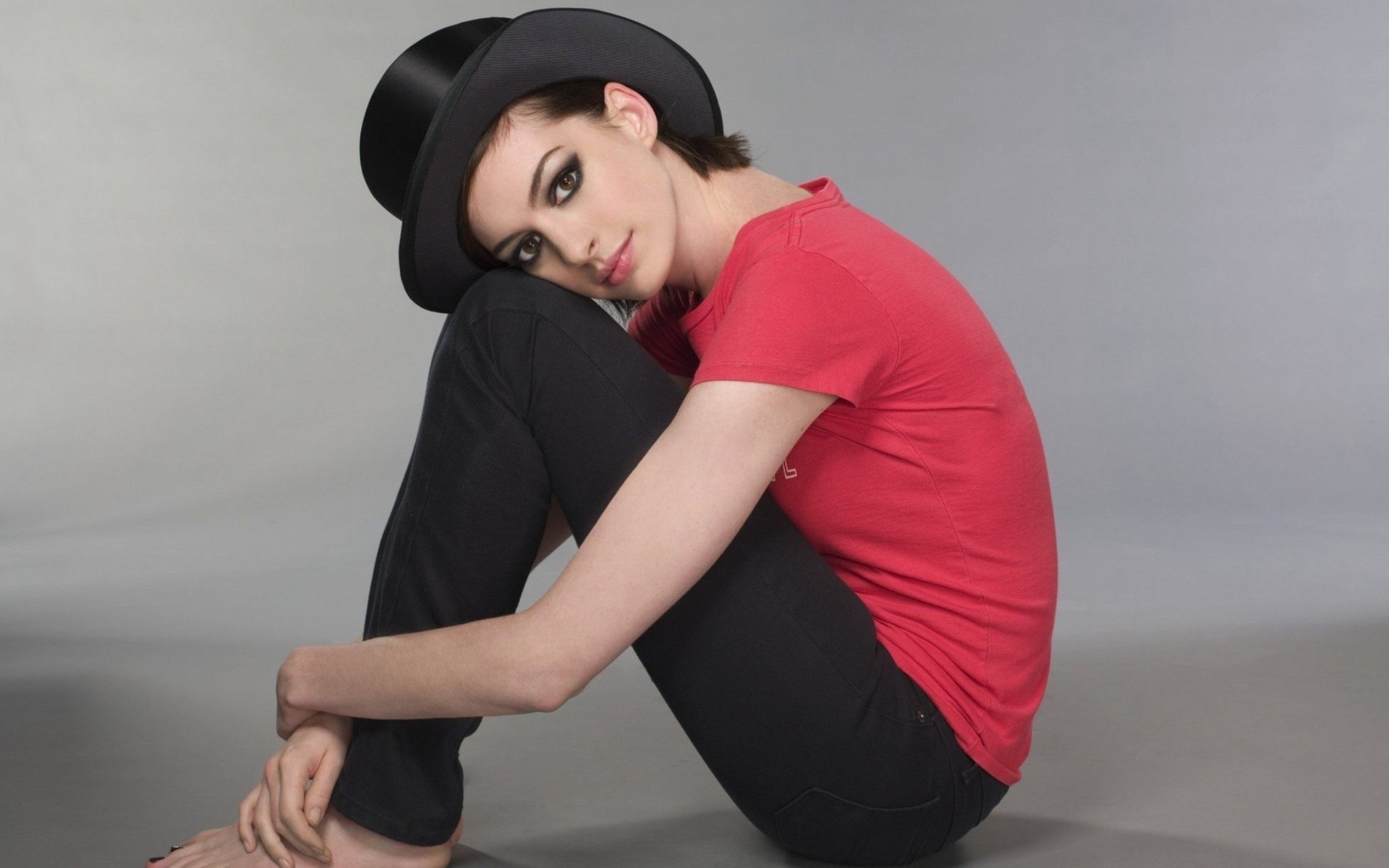 औरत चित्र लड़की फैशन एकल वयस्क मॉडल पहनने सेक्सी स्टूडियो अभिनेत्री प्रसिद्ध व्यक्ति हॉलीवुड अभिनेत्रियों भव्य सुंदर