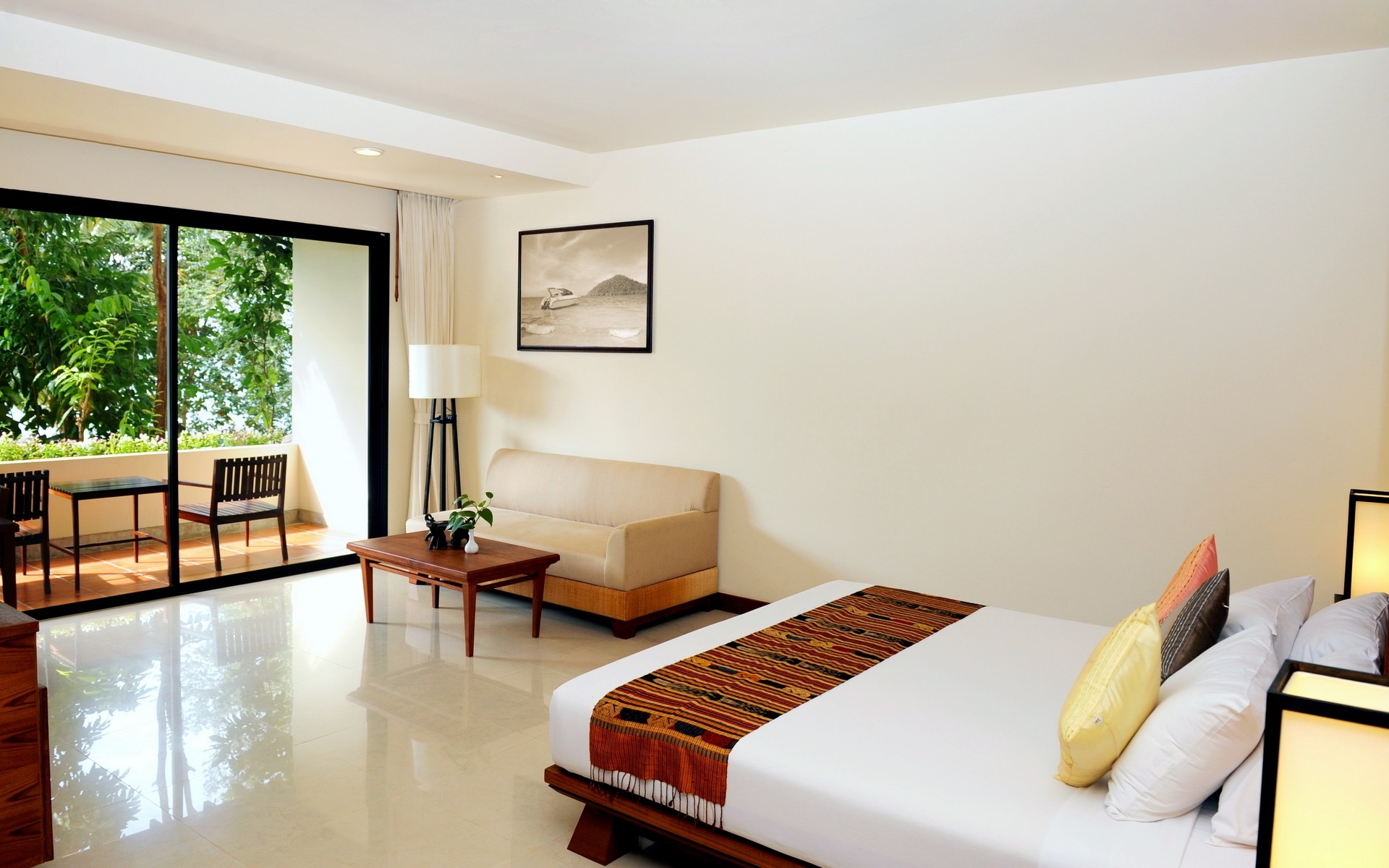 कमरे फर्नीचर घर के अंदर घर सोफा फर्श अपार्टमेंट खिड़कियां जगह घर बेडरूम परिवार दीपक मेज कुर्सी कालीन इंटीरियर डिजाइन अंदर आधुनिक बिस्तर बालकनी डिजाइन साफ