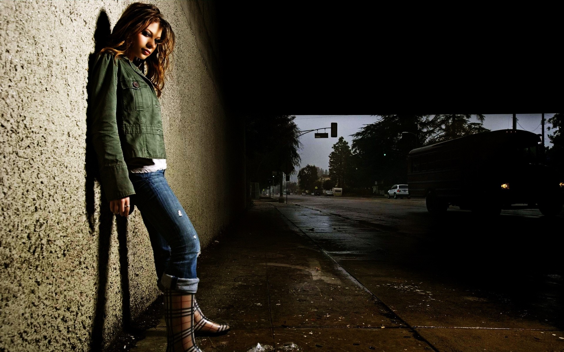 सड़क लड़की चित्र महिला वयस्क एक प्रकाश मॉडल शहरी शहर फैशन छाया सड़क अभिनेत्री पोस्टर सेलिब्रिटी मिशेल ट्रेचेनबर्ग