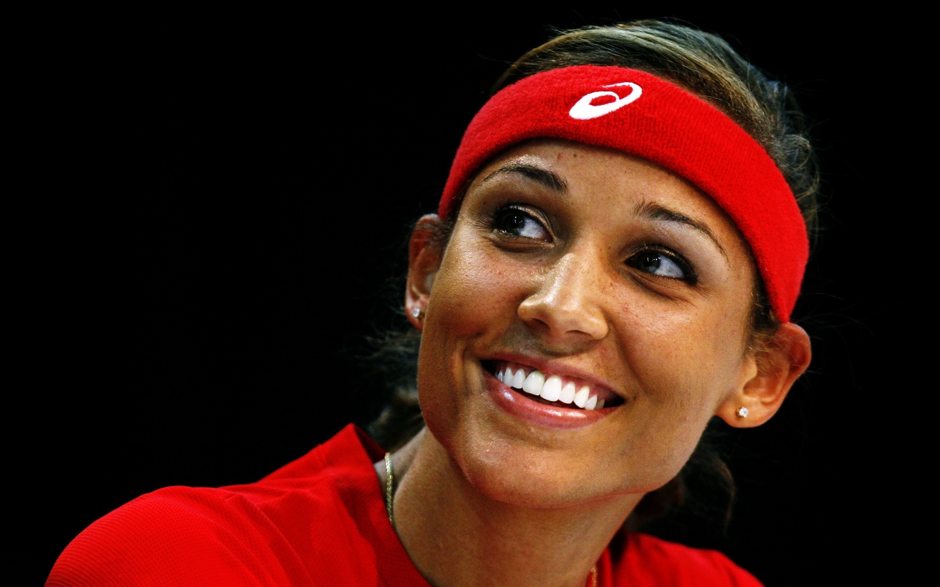 पहनें चित्र एक प्रतियोगिता वयस्क महिला चेहरे की अभिव्यक्ति खेल उपकरण लॉरी जोन्स फील्ड एथलीट ट्रैक एथलीट