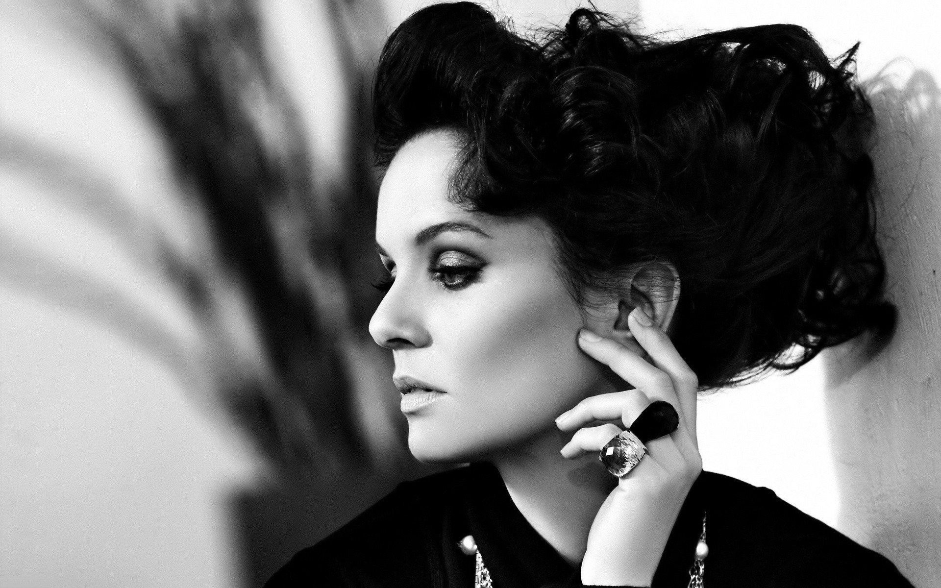 मोनोक्रोम चित्र औरत फैशन मॉडल ग्लैमर लड़की वयस्क केश एक सेक्सी दर्पण आंख गहने काले और सफेद सारा वेन हॉलीवुड सुंदर काले सफेद