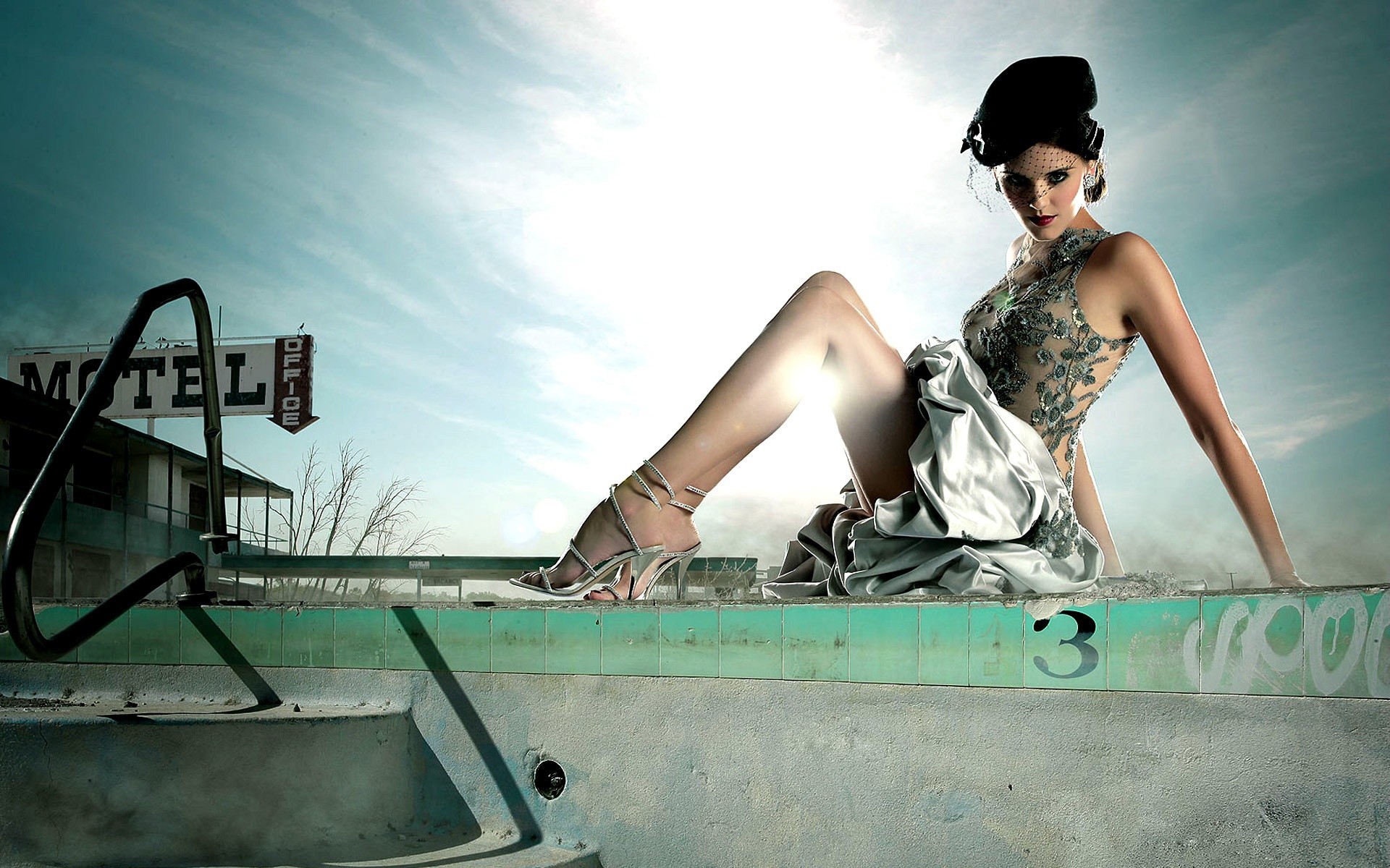 घर के बाहर युवा महिला एकल फैशन शांत बच्चे बच्चे लड़की मैगी अनुग्रह