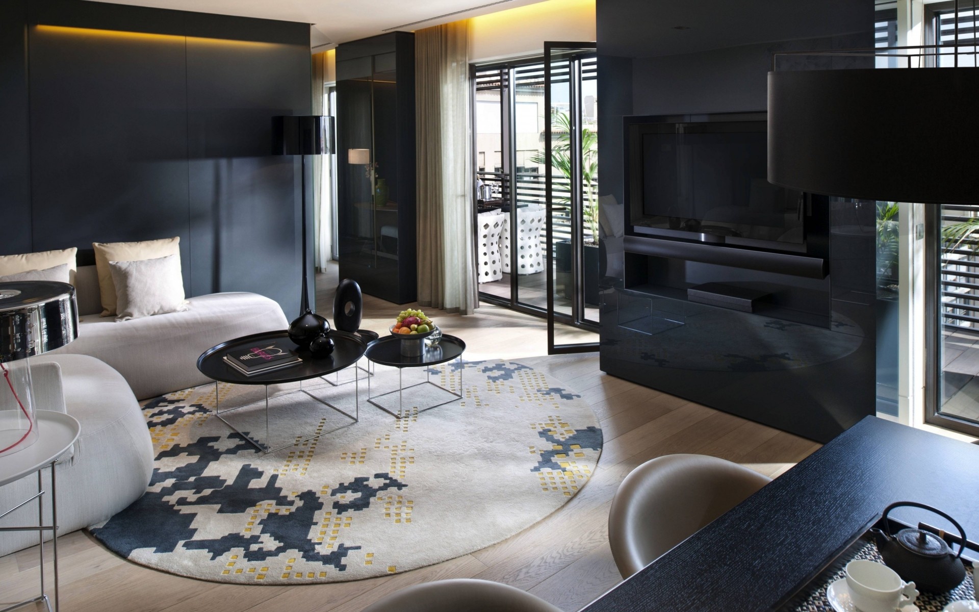 फर्नीचर कमरा इनडोर इंटीरियर डिजाइन टेबल सीट कुर्सी घर खिड़कियां आधुनिक कालीन फर्श विलासिता घर अपार्टमेंट दीपक सोफा परिवार दर्पण घर डिजाइन