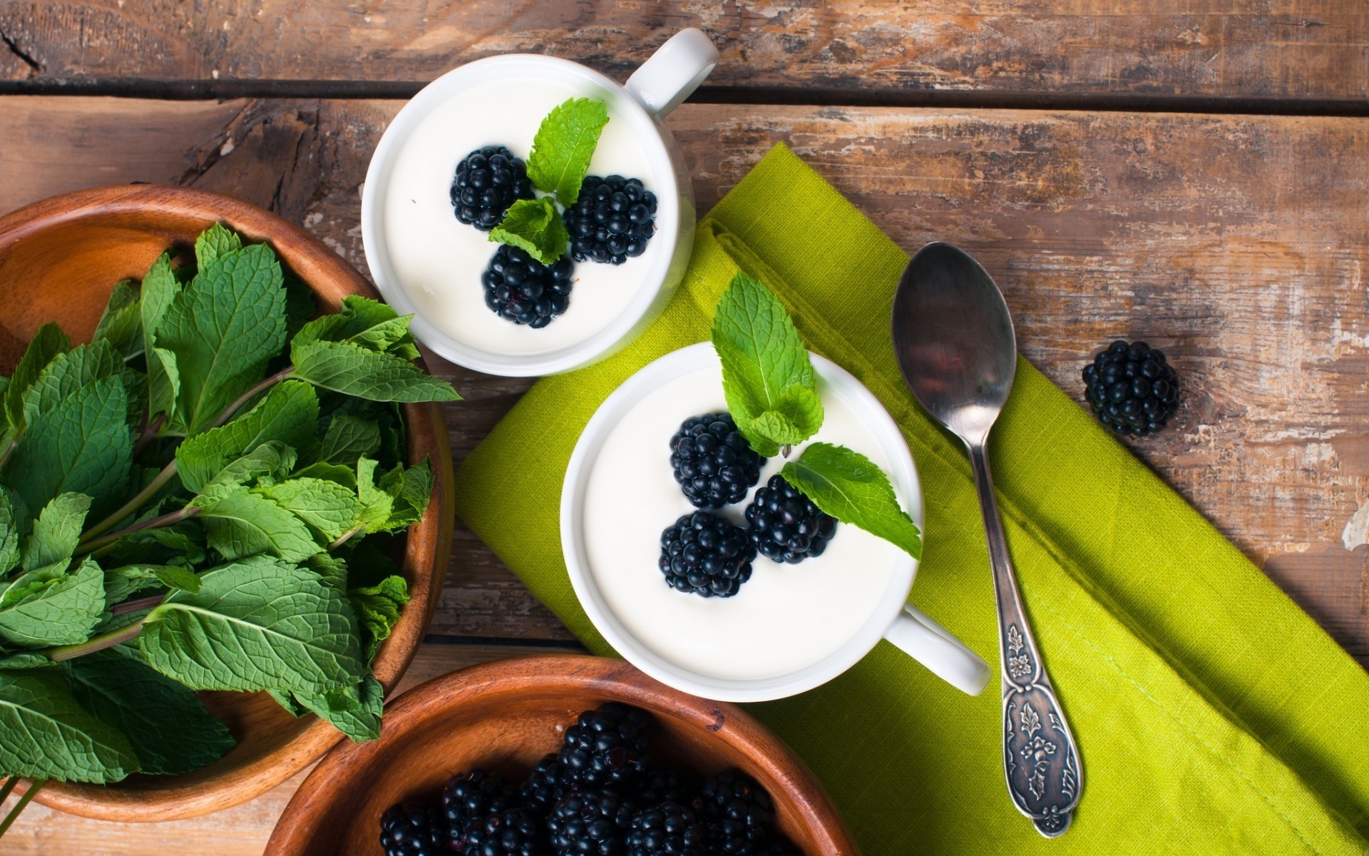 भोजन फल पत्ती लकड़ी स्वास्थ्य बेर स्वस्थ ब्लूबेरी मीठा लकड़ी नाश्ता भोजन चम्मच स्वादिष्ट पुदीना ब्लैकबेरी