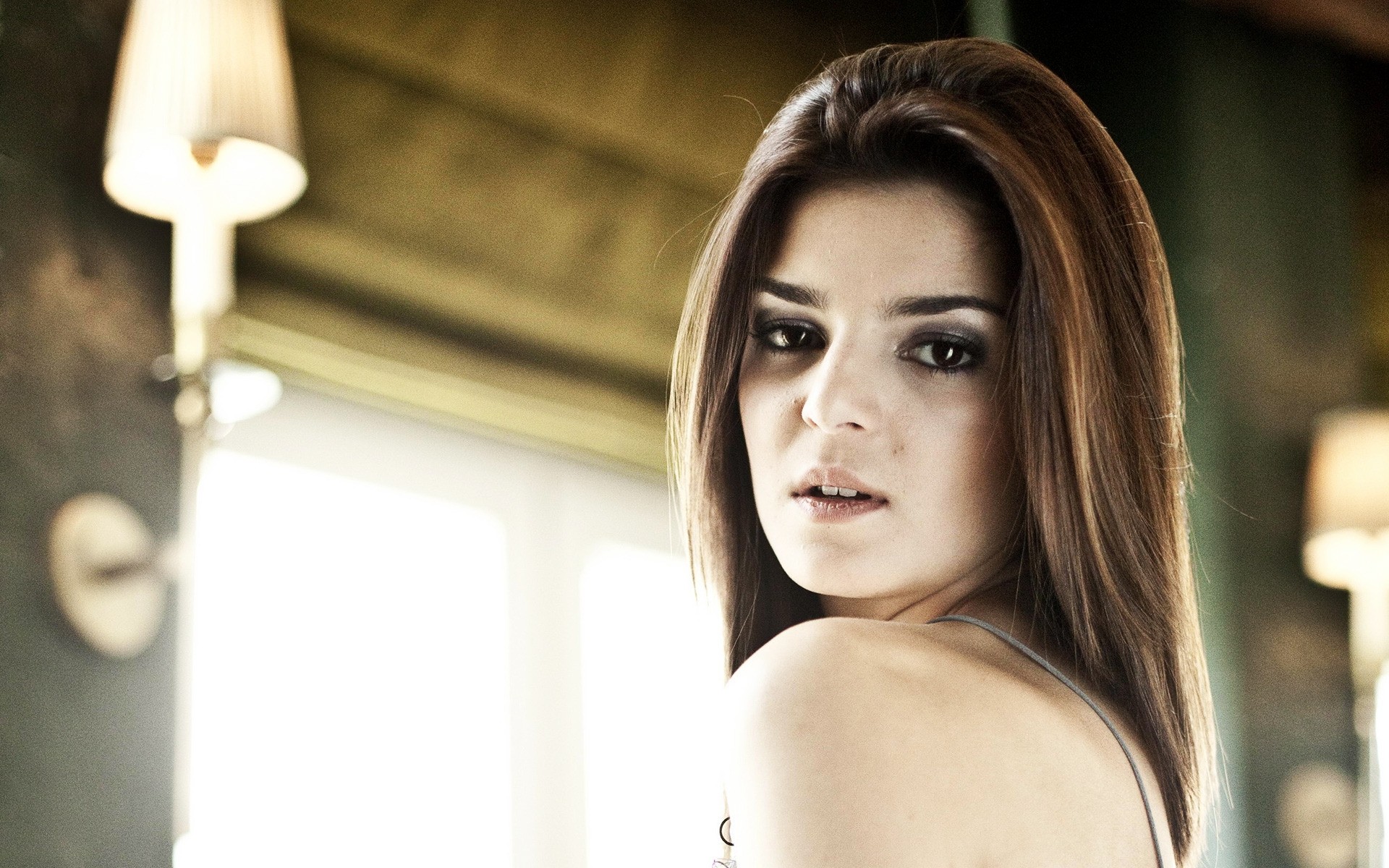 महिला लड़की चित्र इनडोर वयस्क फैशन क्लारो लागो