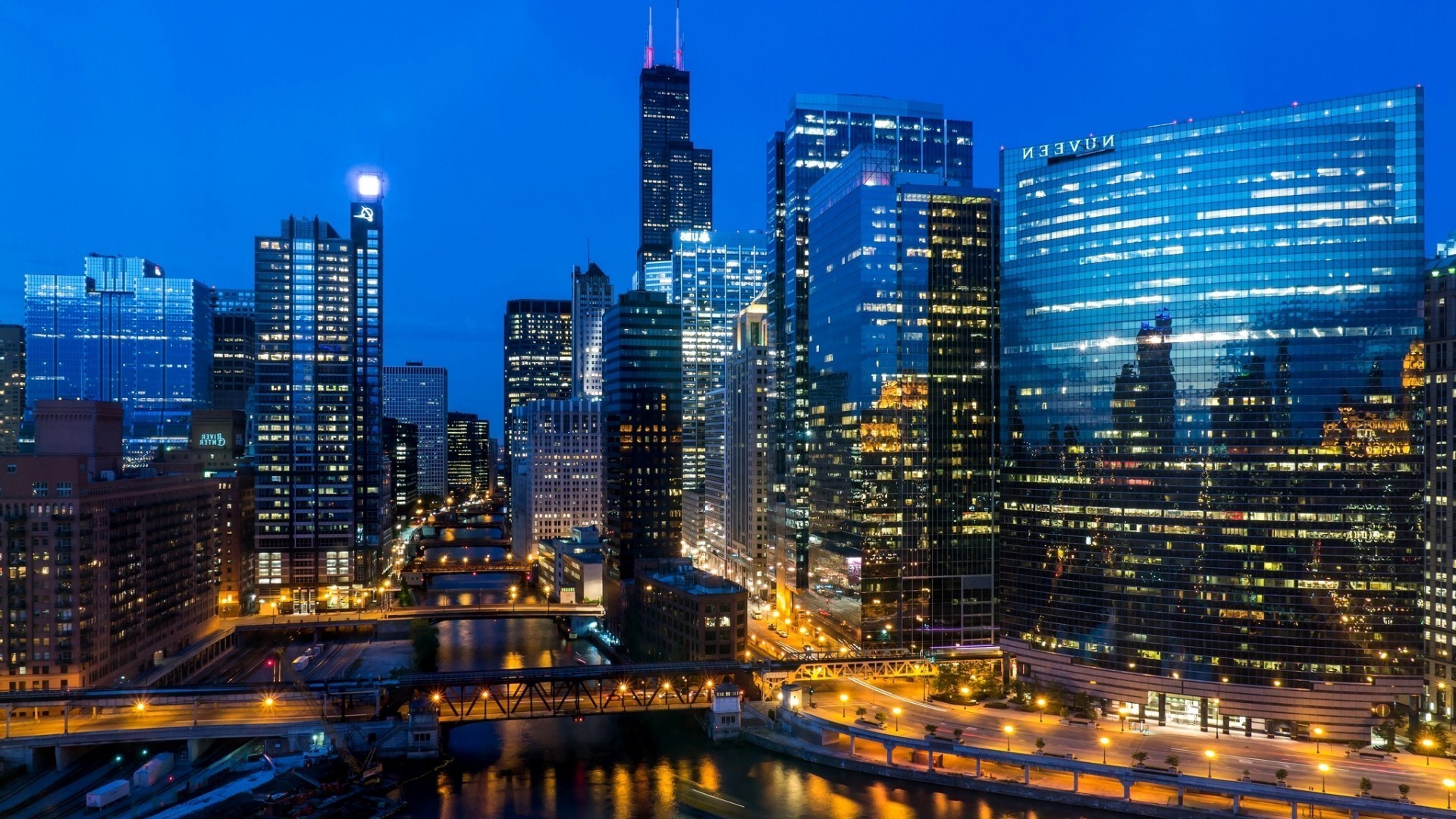 गगनचुंबी इमारत शहर शहर के केंद्र शहर वास्तुकला गोधूलि क्षितिज घर कार्यालय प्रबुद्ध व्यापार यातायात यात्रा आधुनिक शाम टॉवर आकाश शहरी वित्त