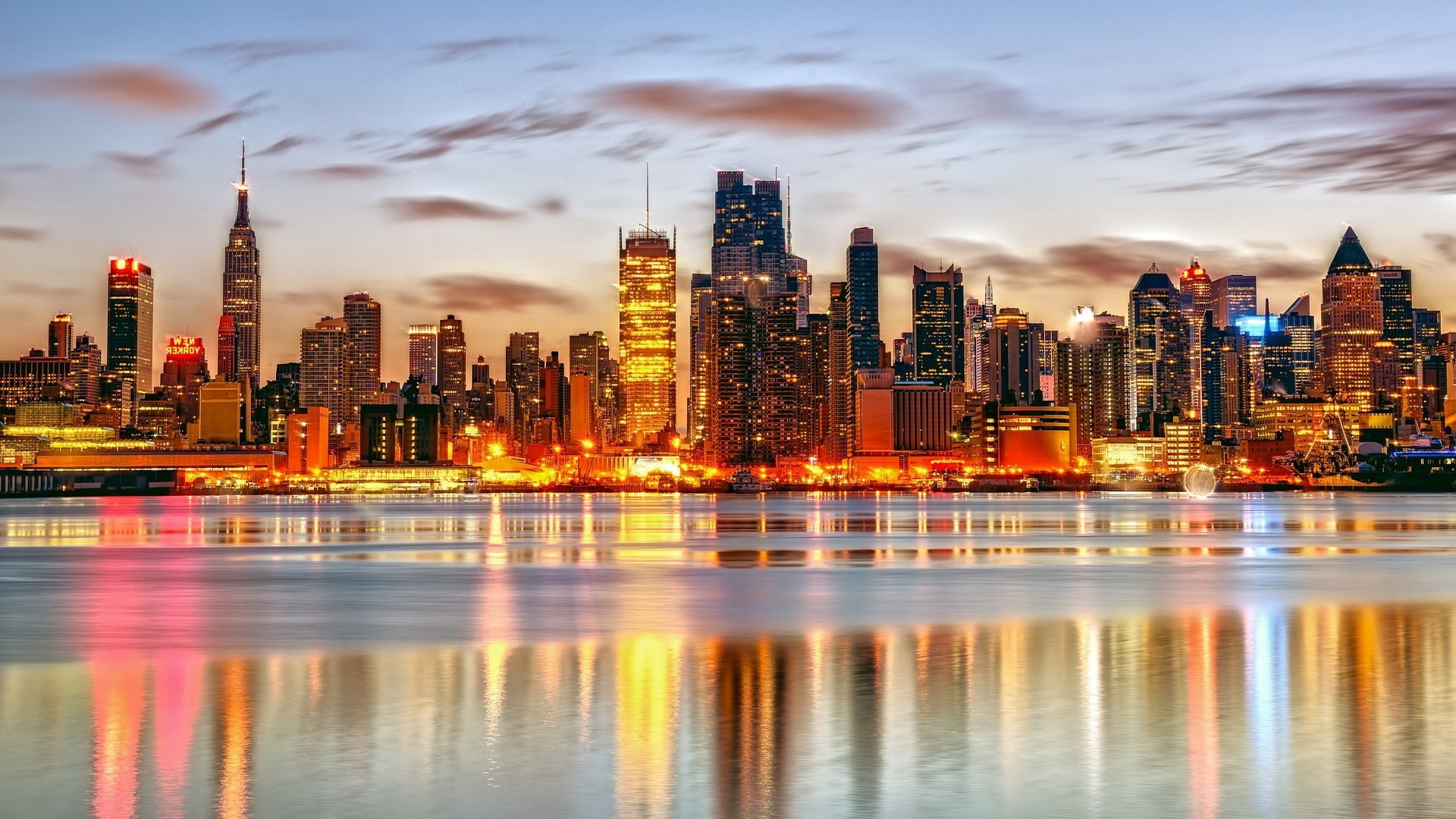 शहर शहर गगनचुंबी इमारत वास्तुकला क्षितिज शहर के केंद्र गोधूलि घर शाम कार्यालय आधुनिक शहरी सूर्यास्त यात्रा आकाश प्रतिबिंब व्यापार प्रबुद्ध टॉवर तटबंध